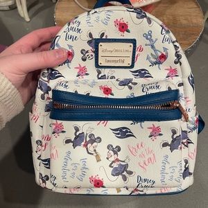 Disney Cruise Line Minnie AOP